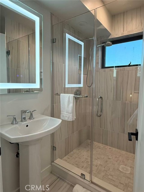 Detail Gallery Image 9 of 20 For 1205 Manzanita St, Silver Lake Los Angeles,  CA 90029 - 3 Beds | 3/1 Baths