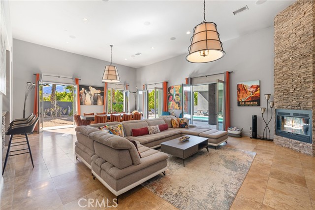 2600 E Vincentia, Palm Springs, CA 92262