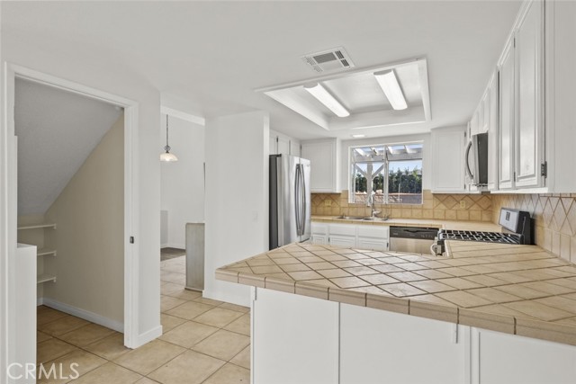 618 W Avenue Q12, Palmdale CA: https://media.crmls.org/medias/441ca7f6-e121-4b7e-87d1-f2536dbe7ac4.jpg