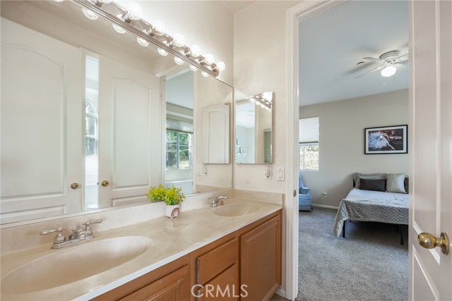 731 Oak Glade Drive, Fallbrook CA: https://media.crmls.org/medias/441cd217-6a1b-44b6-8042-f08f76452069.jpg