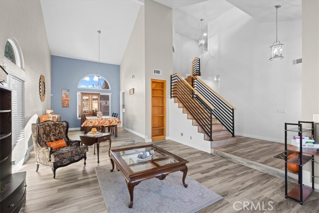 Detail Gallery Image 8 of 49 For 3061 W Comstock Rd, San Bernardino,  CA 92407 - 5 Beds | 3 Baths