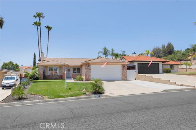 29817 Sloop Drive, Canyon Lake CA: https://media.crmls.org/medias/441daac1-d22a-4b66-a524-4543e3501c94.jpg