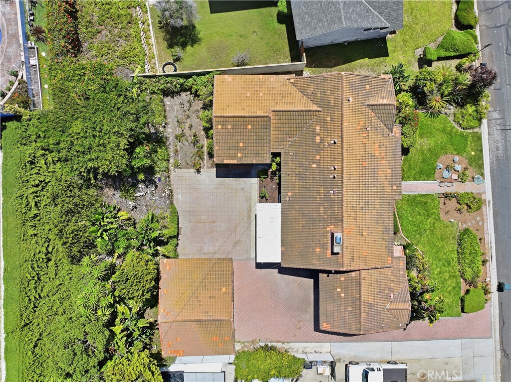 https://media.crmls.org/medias/441e2cea-fce3-42a0-984c-2431a3991318.jpg?preset=X-Large