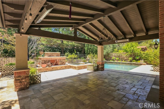 26 Woods Trail, Irvine CA: https://media.crmls.org/medias/441e91f9-2d31-4954-8b4f-b04853c69f2b.jpg