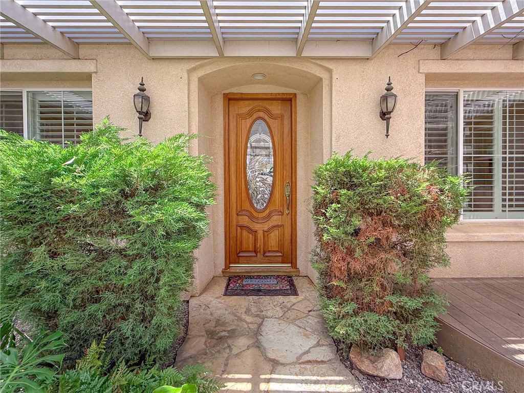 https://media.crmls.org/medias/441f2574-6fb2-424d-87c4-4adbfbc2a0c1.jpg?preset=X-Large