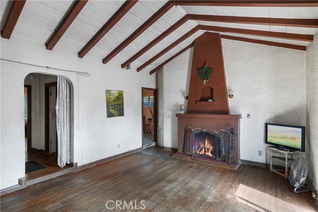 3825 Liberty Boulevard, South Gate CA: https://media.crmls.org/medias/441f4a1f-3d64-469b-aafb-1dc8f025b82d.jpg