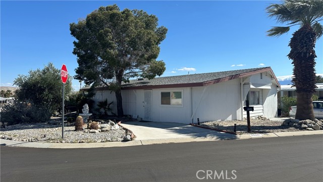 69481 Midpark Drive, Desert Hot Springs CA: https://media.crmls.org/medias/441fc788-5533-4b40-9662-c85f2adace42.jpg