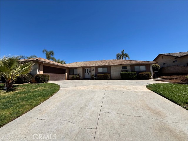 205 Ford Street, Redlands CA: https://media.crmls.org/medias/441fd8f4-c0f0-46ea-aeb6-23c1b26ba557.jpg