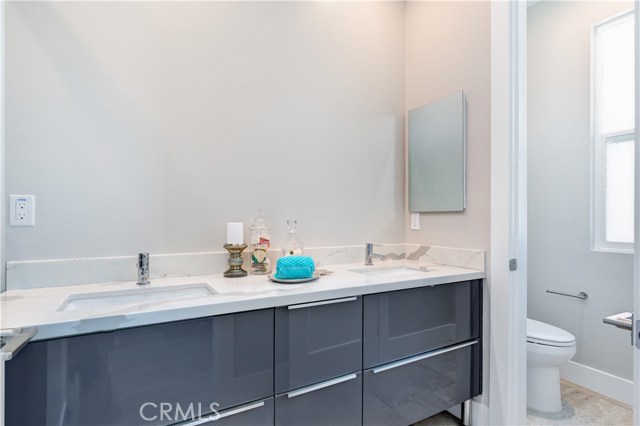 Detail Gallery Image 28 of 38 For 2068 Maple Ave #C,  Costa Mesa,  CA 92627 - 2 Beds | 2/1 Baths