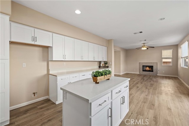43342 Harbor, Lancaster CA: https://media.crmls.org/medias/44201785-888a-4a16-a3eb-56dc1ff9b901.jpg
