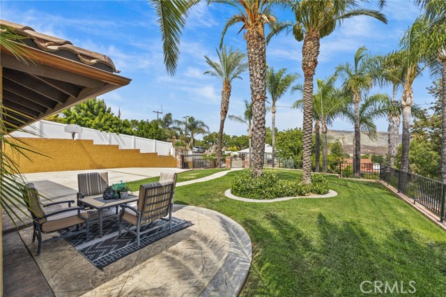 19151 Diplomat Avenue, Corona CA: https://media.crmls.org/medias/44204982-4c3b-482f-9c29-cbcba8c68c09.jpg