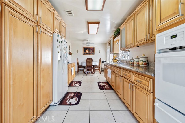 Detail Gallery Image 12 of 32 For 10045 Brookshire Ave, Downey,  CA 90240 - 2 Beds | 2 Baths