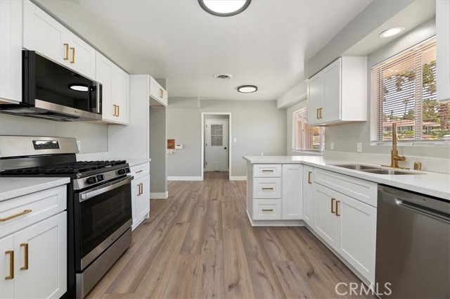 Detail Gallery Image 23 of 41 For 2111 Elsinore Rd, Riverside,  CA 92506 - 3 Beds | 2/1 Baths