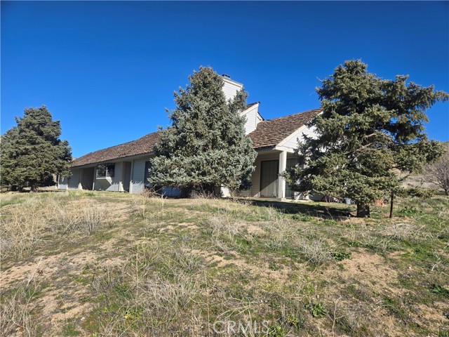 Detail Gallery Image 3 of 23 For 23400 Vanessa Ave, Onyx,  CA 93255 - 3 Beds | 2 Baths