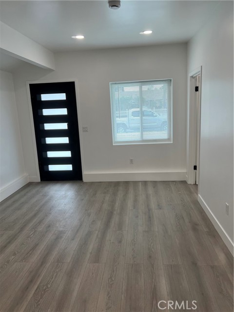 Detail Gallery Image 5 of 10 For 19849 Gresham St, Northridge,  CA 91324 - 1 Beds | 1 Baths