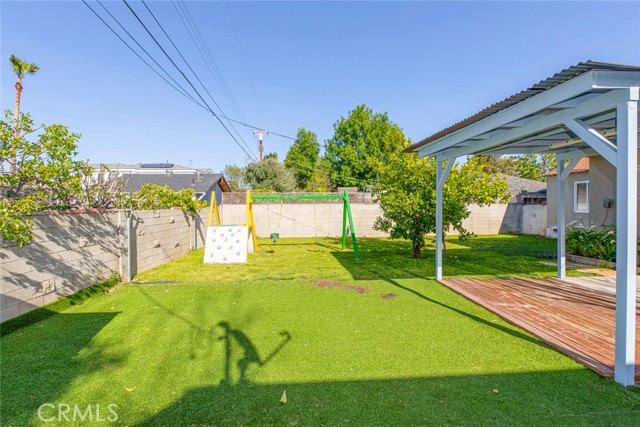 Detail Gallery Image 25 of 29 For 17425 Emelita, Encino,  CA 91316 - 2 Beds | 1 Baths