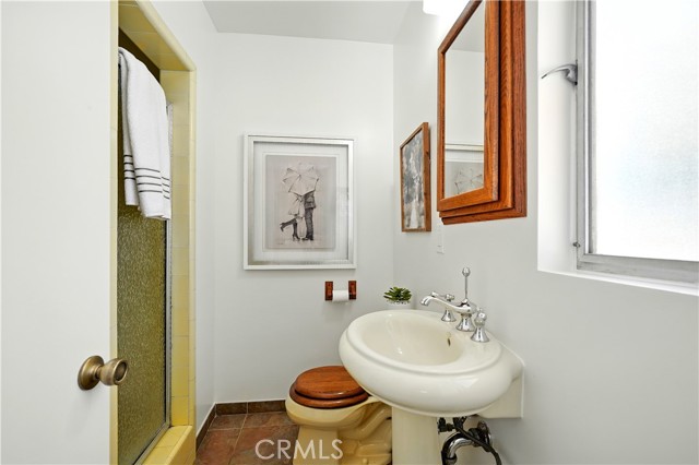 Detail Gallery Image 23 of 31 For 1075 Bryant Rd, Long Beach,  CA 90815 - 3 Beds | 3 Baths
