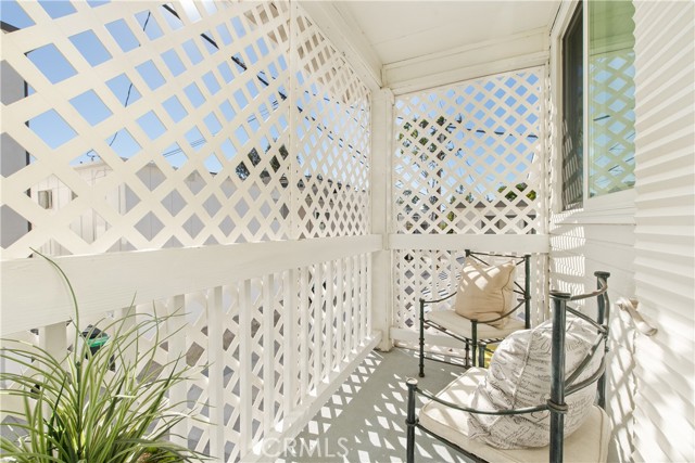 Detail Gallery Image 30 of 33 For 608 Poinsettia Ave #B,  Corona Del Mar,  CA 92625 - 2 Beds | 2 Baths