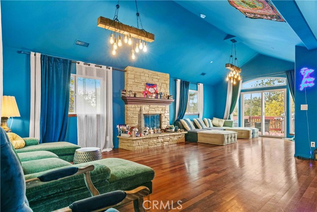 Detail Gallery Image 16 of 52 For 1253 Golden Rule, Lake Arrowhead,  CA 92352 - 4 Beds | 2/1 Baths