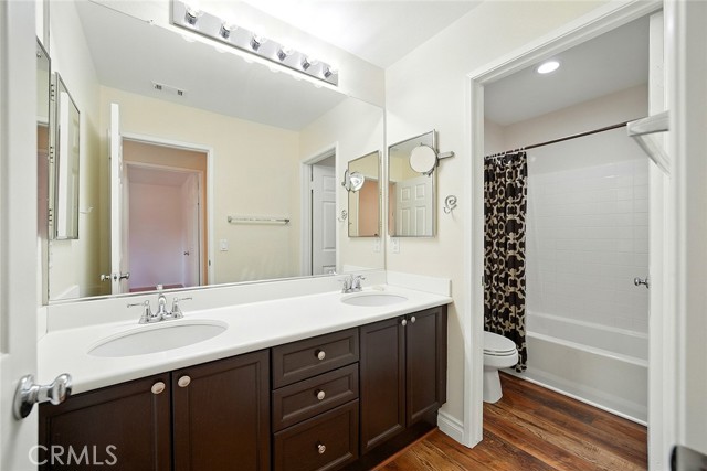 13742 Woodcrest Court, Eastvale CA: https://media.crmls.org/medias/44247955-19bf-4d06-95fd-473936dfa1a7.jpg