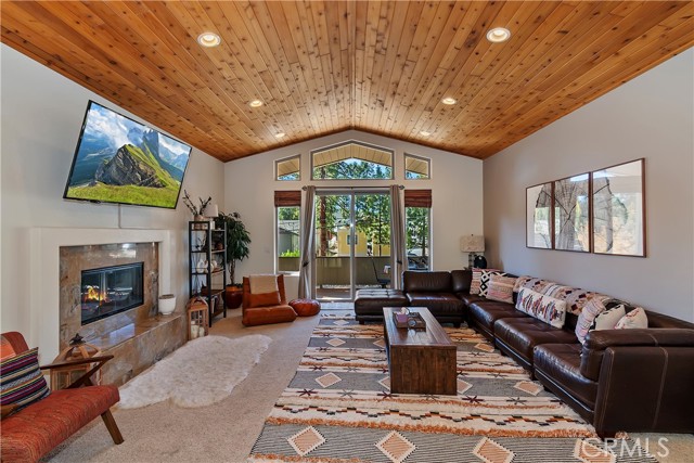 Detail Gallery Image 7 of 50 For 317 Oriole, Big Bear Lake,  CA 92315 - 3 Beds | 3 Baths