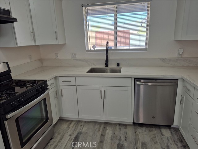 Detail Gallery Image 3 of 18 For 13508 Algonquin Rd #3,  Apple Valley,  CA 92308 - 2 Beds | 2 Baths