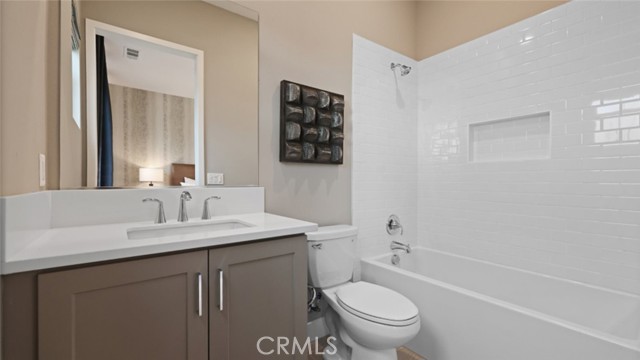 29375 Via Diamante, Valencia CA: https://media.crmls.org/medias/4425189c-7459-425b-b254-d29f91af5c2d.jpg
