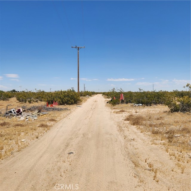 7119 Aster Road, Adelanto CA: https://media.crmls.org/medias/44259692-c07e-4f94-b376-27c35dbee11c.jpg