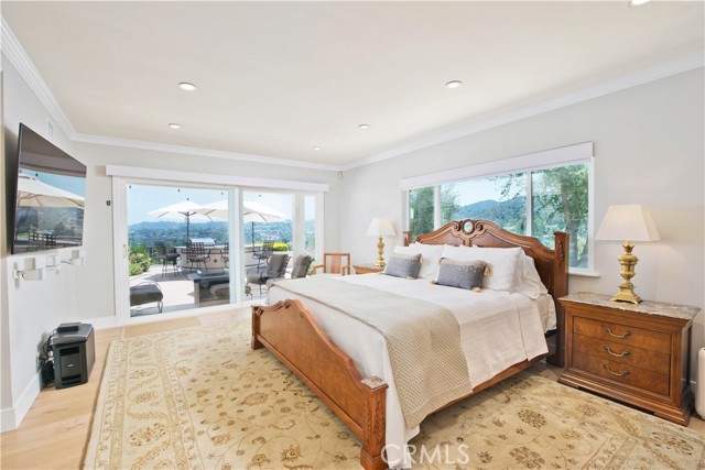 17068 Countess Place, Encino CA: https://media.crmls.org/medias/4425f132-4c49-4a54-9b45-286b6fcef3ec.jpg
