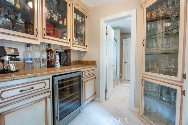 24208 Heritage Lane, Newhall CA: https://media.crmls.org/medias/44262473-035e-4df2-8aed-2285ecc4b25e.jpg
