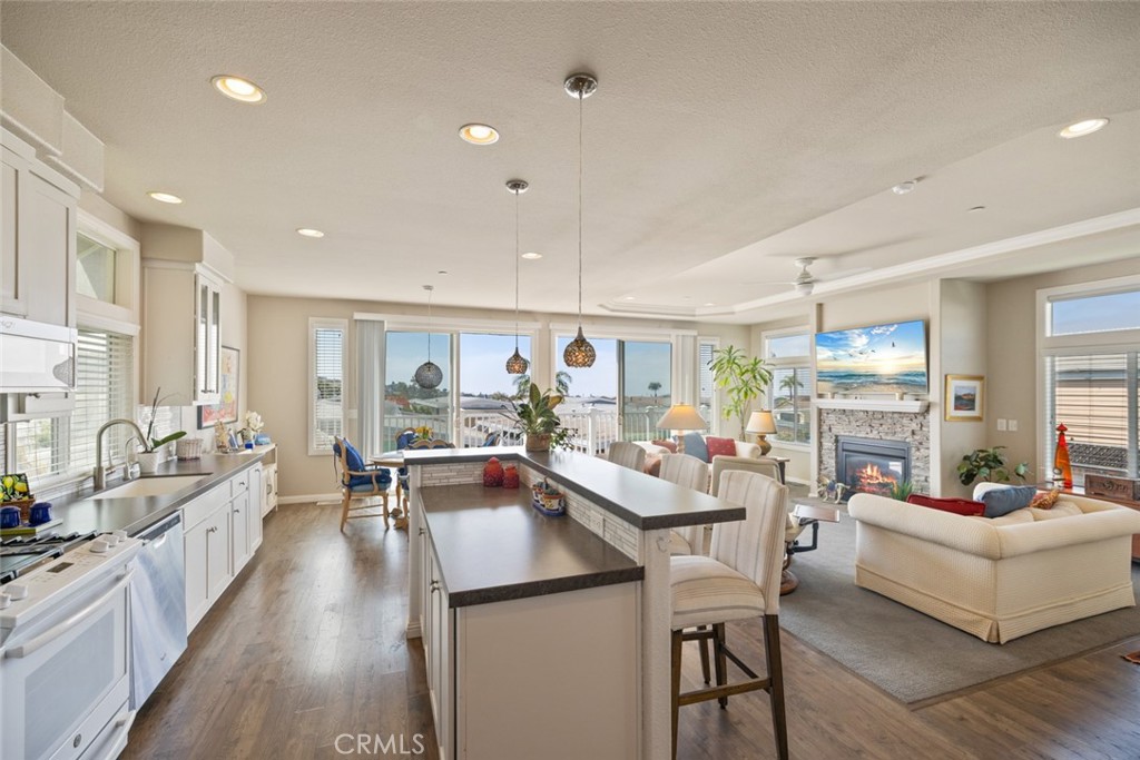 44265060 Aa70 45af Adc8 D4da9d5e7d70