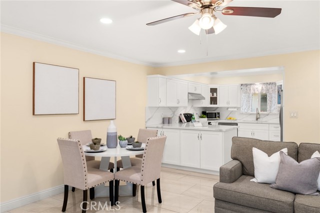 Detail Gallery Image 6 of 26 For 3139 E Chapman 3b,  Orange,  CA 92869 - 2 Beds | 2 Baths