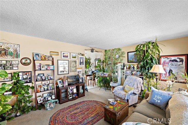 4292 Howard Avenue, Los Alamitos CA: https://media.crmls.org/medias/44266eaa-1cd5-4189-84ea-fef8b3055534.jpg