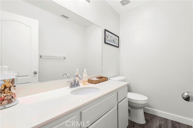 Detail Gallery Image 10 of 25 For 20220 Arthur Ct, Saugus,  CA 91350 - 3 Beds | 2/1 Baths