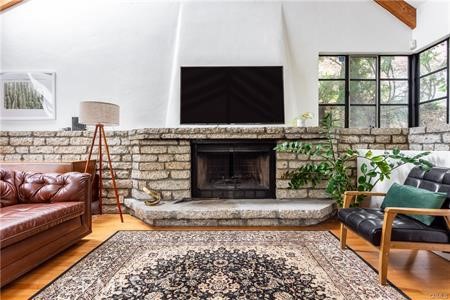 14818 Round Valley Drive, Sherman Oaks CA: https://media.crmls.org/medias/4427ca87-d59d-4b35-af18-7999c8ddea6a.jpg