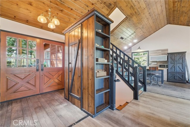 Detail Gallery Image 5 of 46 For 26355 Walnut Hills Dr Aka 276 Augusta Court, Lake Arrowhead,  CA 92352 - 3 Beds | 2/1 Baths