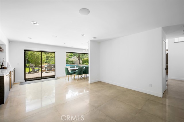 2305 Henrietta Avenue, La Crescenta CA: https://media.crmls.org/medias/4428dd09-668b-44d8-9dd3-5e9428649398.jpg