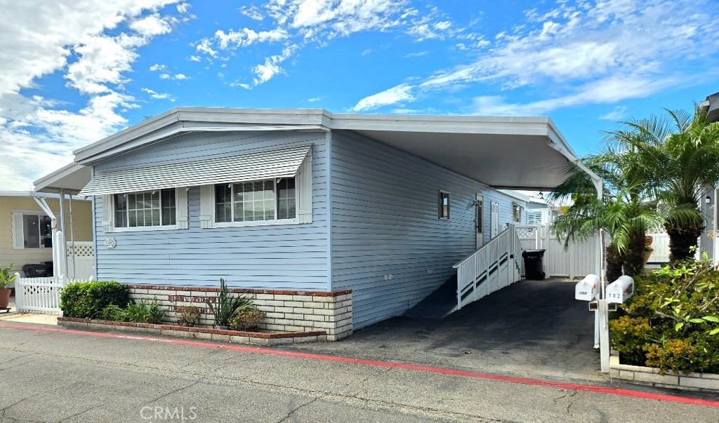 MLS #OC25221547 image #2