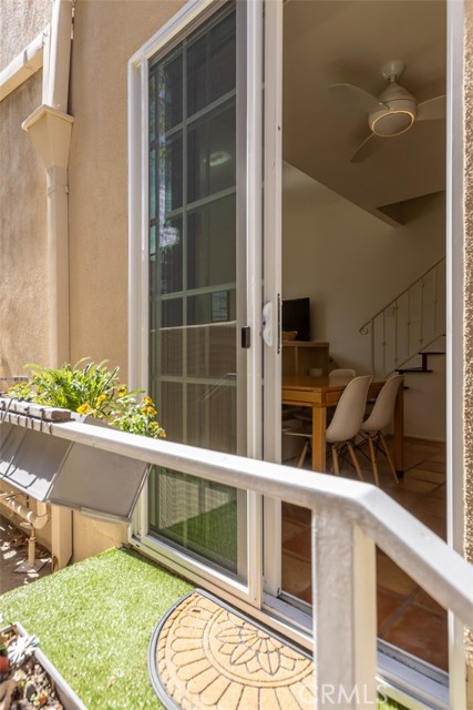 Detail Gallery Image 26 of 55 For 11445 Moorpark, Studio City,  CA 91602 - 2 Beds | 2/1 Baths