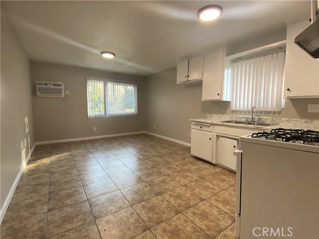 Detail Gallery Image 4 of 15 For 1023 W 8th St #C,  Pomona,  CA 91766 - 2 Beds | 1 Baths