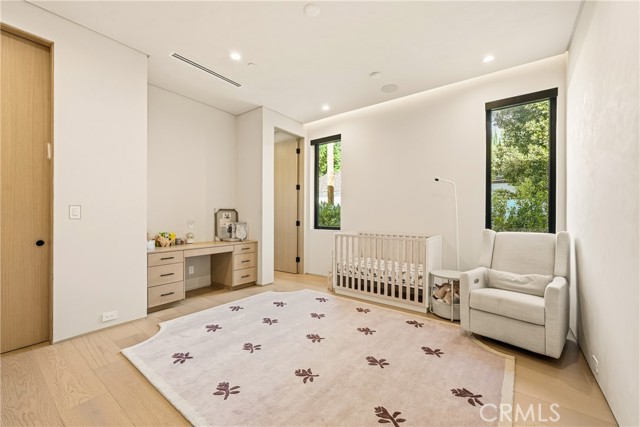 Detail Gallery Image 45 of 54 For 22924 Erwin St, Woodland Hills,  CA 91367 - 11 Beds | 9/2 Baths