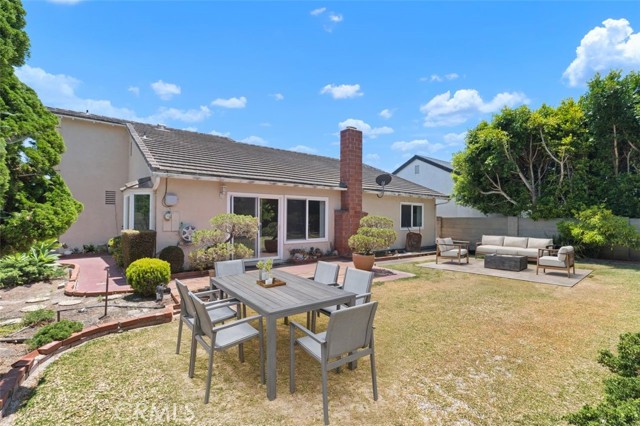 5391 Glenstone Drive, Huntington Beach CA: https://media.crmls.org/medias/442a88ac-8848-48b6-9b1d-20666432e83e.jpg