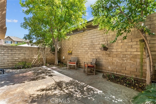 19539 Laroda, Saugus CA: https://media.crmls.org/medias/442af07e-3cea-4863-8443-f00e89190ea5.jpg