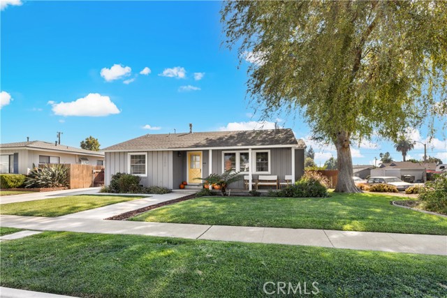 Detail Gallery Image 3 of 19 For 2200 Central Ave, Fullerton,  CA 92831 - 3 Beds | 1/1 Baths