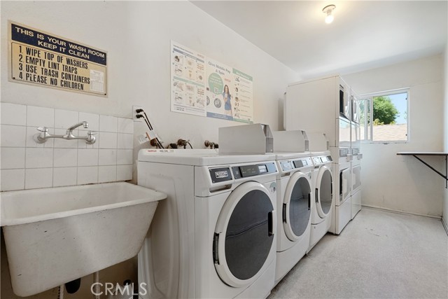 Detail Gallery Image 16 of 18 For 6255 Woodman Ave #103,  Van Nuys,  CA 91401 - 2 Beds | 2 Baths