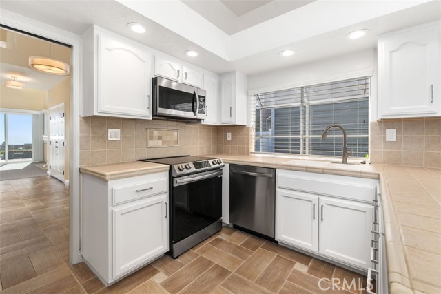 12 Haverhill Road, Laguna Niguel CA: https://media.crmls.org/medias/442cc6a6-3fcc-498f-86f7-09c6a6a917ab.jpg