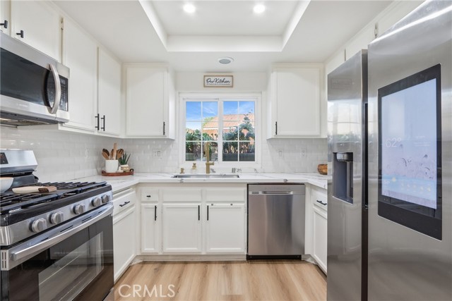 Detail Gallery Image 18 of 49 For 29161 Corales, Canyon Country,  CA 91387 - 3 Beds | 3 Baths