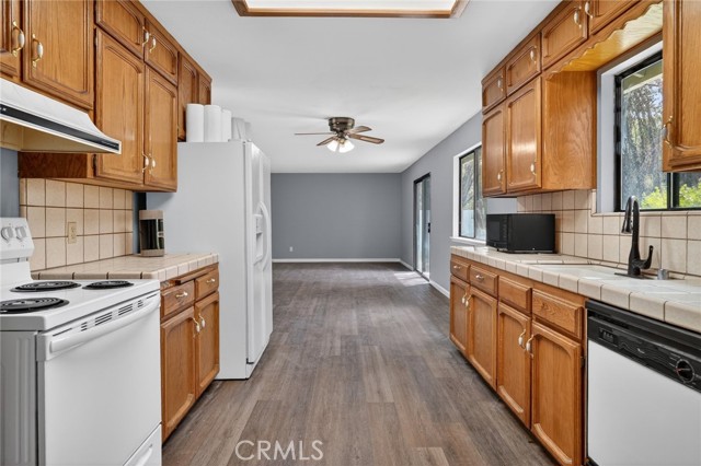 Detail Gallery Image 14 of 34 For 40790 Highway 49, Oakhurst,  CA 93644 - 3 Beds | 2 Baths