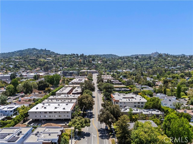 4180 Tujunga Avenue, Studio City CA: https://media.crmls.org/medias/442db1a0-e14d-43eb-83ad-5731150c8a05.jpg