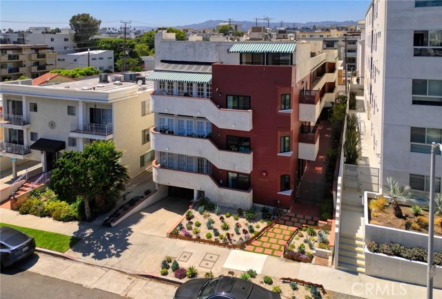 Detail Gallery Image 49 of 57 For 11845 Mayfield Ave #303,  Los Angeles,  CA 90049 - 2 Beds | 2/1 Baths
